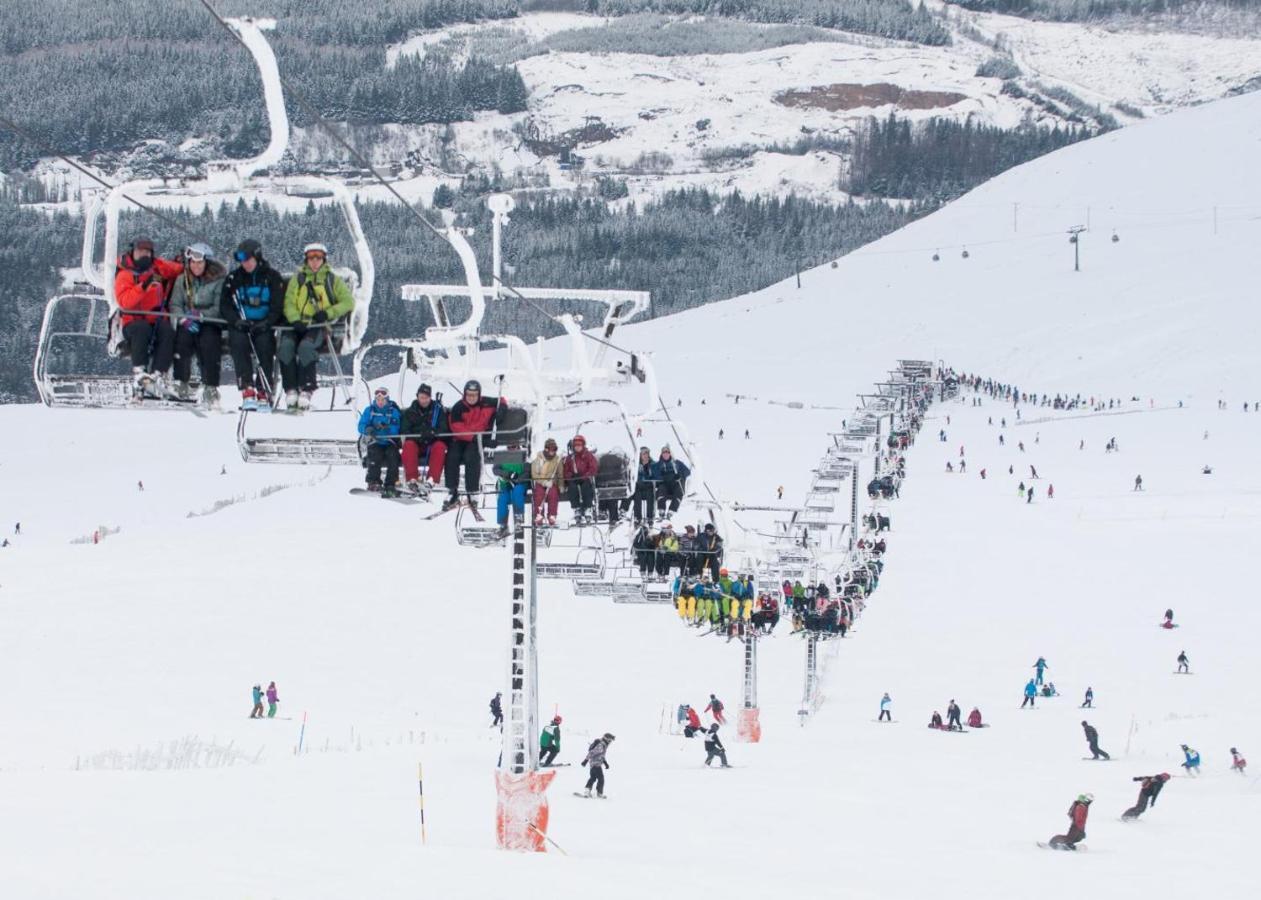 פורט ויליאם The Base Camp Hotel, Nevis Range מראה חיצוני תמונה